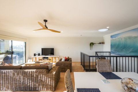 Oceanside - Accommodation QLD 3