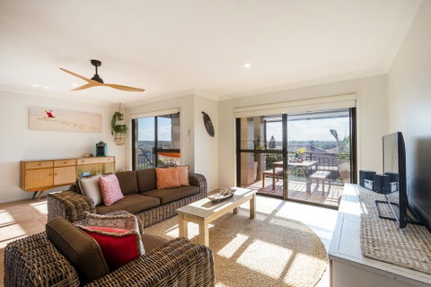 Oceanside - Accommodation QLD 0