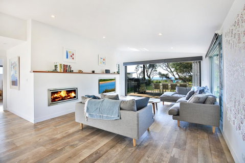 Oceanside @ Culburra - Pet Friendly Absolute Beachfront - Accommodation QLD 2