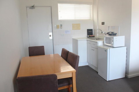 Oceanside Hawks Nest - Accommodation QLD 2