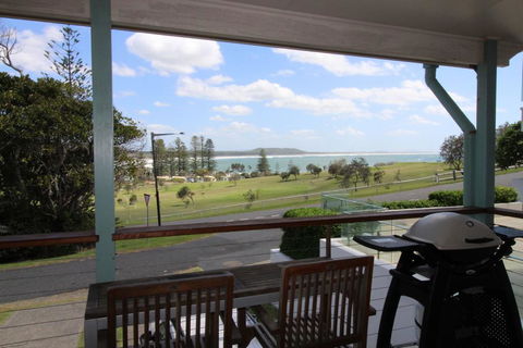 Oceanview, 6 Stewart Street - Accommodation QLD 0