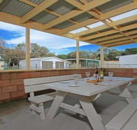 Ohio - one street back from beach access - Accommodation QLD
