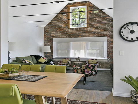 Old Bank Stables - 3 Night Weekends For Price Of 2 - Accommodation QLD 2