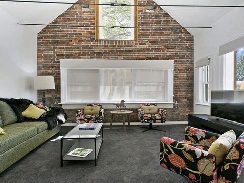 Old Bank Stables - 3 Night Weekends For Price Of 2 - Accommodation QLD 3