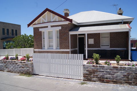 Old Sergeants Quarters - Accommodation QLD 0