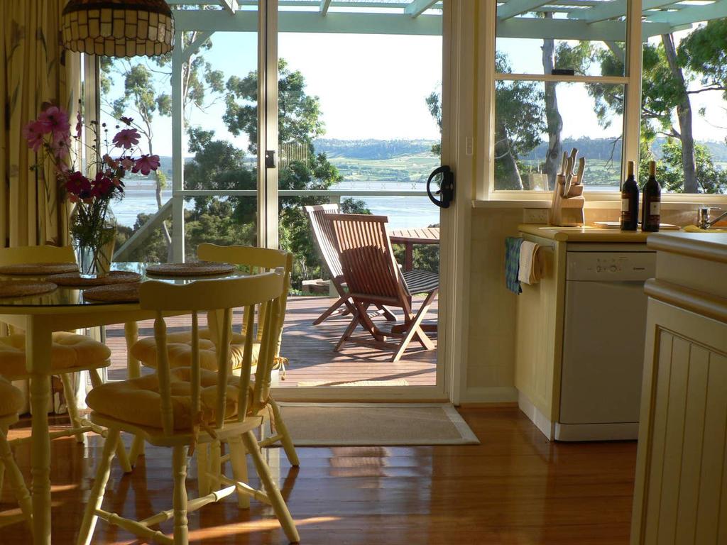 Windermere TAS Accommodation QLD