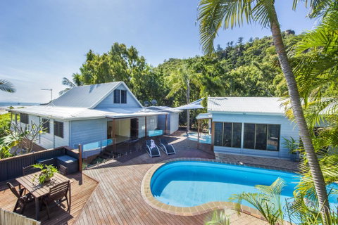 On The Beach - Accommodation QLD 1