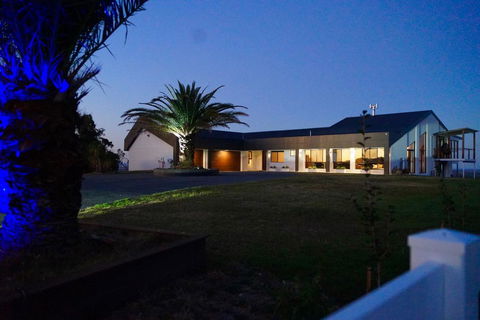 On Top Of The World - Accommodation QLD 3