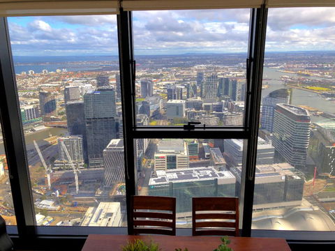 ON TOP OF THE WORLD - BEST VIEWS IN MELBOURNE !! - Accommodation QLD 2