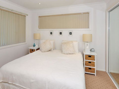 One Street Back From The Surf Beach - Accommodation QLD 2