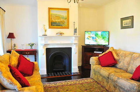 Ornee Cottage - Accommodation QLD 1