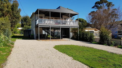 Our Place - 12 Boathaven Drive - Accommodation QLD 0