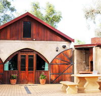 Outback Cellar  Country Cottage - Accommodation QLD