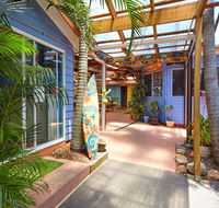 Ozzie Pozzie Backpackers - Port Macquarie YHA - Accommodation QLD