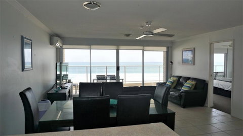 Pacific Surf Absolute Beachfront Apartments - Accommodation QLD 3