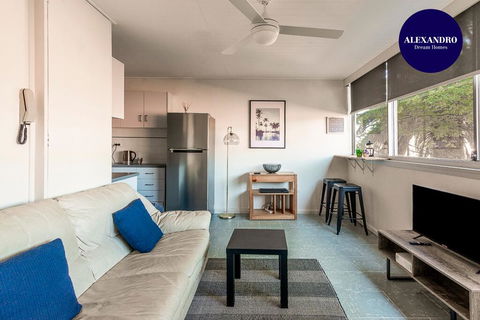 PADDINGTON PAD With PARKING & SMART TV & POOL - Accommodation QLD 0