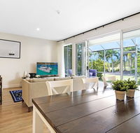 Palm Breeze - Accommodation QLD