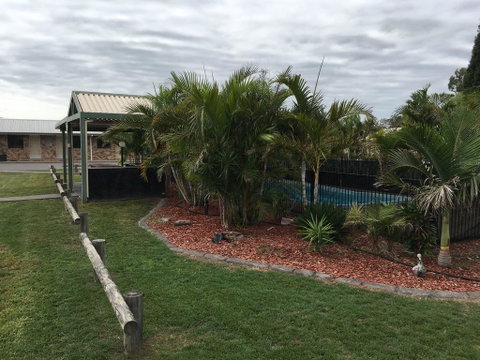 Palm Valley Motel - Accommodation QLD 3