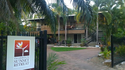 Palmerston Sunset Retreat - Accommodation QLD 1