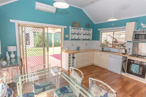PALPERIPA - 23 Heathcote Street - Accommodation QLD 0