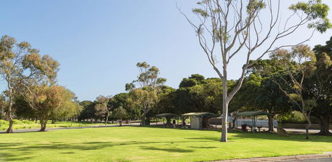 PALPERIPA - 23 Heathcote Street - Accommodation QLD 3