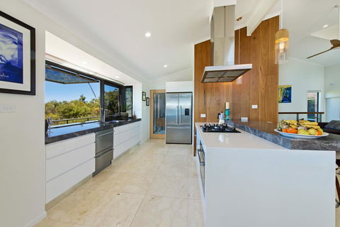 Panorama Beach House - Accommodation QLD 2