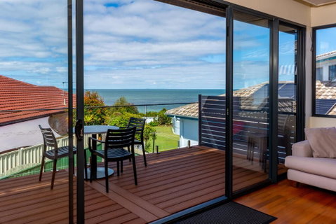 Panoramic Views From Private Roof Top Deck - Accommodation QLD 2