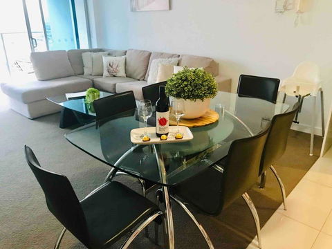 Panoramic Views Gold Coast Free WiFi Free Netflix - Accommodation QLD 3