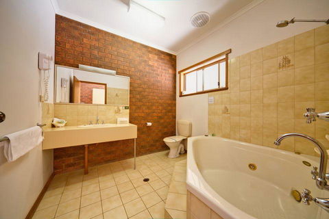 Paradise Lakes Motel Shepparton - Accommodation QLD 3