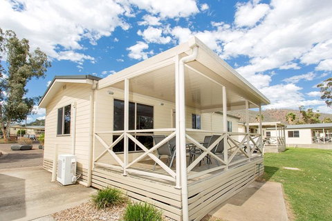 Paradise Tourist Park - Accommodation QLD 3