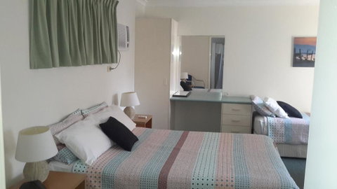Paramount Motel - Accommodation QLD 3