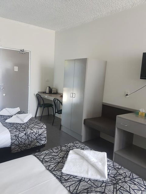 Park Drive Motel - Accommodation QLD 2