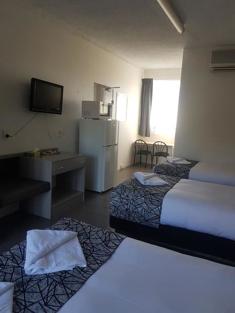 Park Drive Motel - Accommodation QLD 3