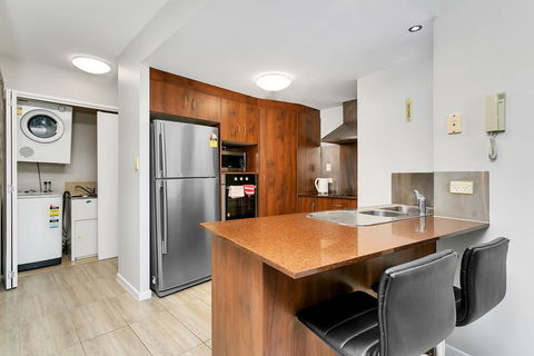 Park Royal - Accommodation QLD 2