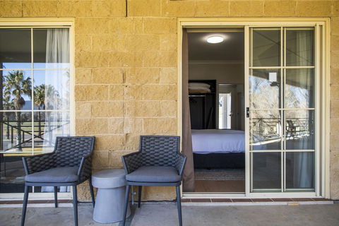 Parklands Resort & Conference Centre - Accommodation QLD 1