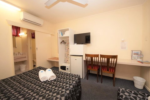 Parkside Motel & Licensed Restaurant - Accommodation QLD 2