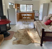 Pear Tree Cottage at Amiens - Accommodation QLD