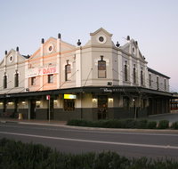 Peden's Hotel - Accommodation QLD