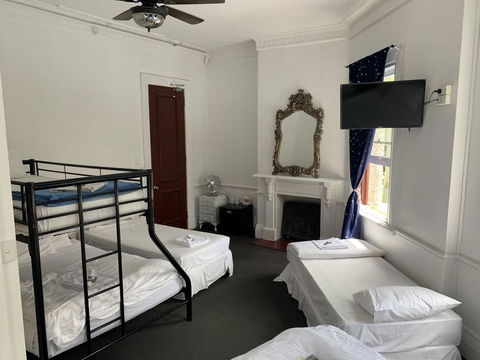 Peg Leg Darling Harbour - Accommodation QLD 2