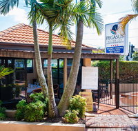 Pegasus Motor Inn and Serviced Apartments - Accommodation QLD