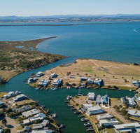 Pelican Landing - Stunning Lake King Views - Accommodation QLD