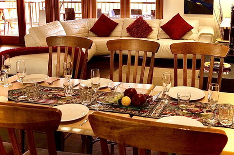 Pemberton Lodge - Accommodation QLD 2