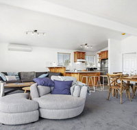 Penguin Cove - relax on the beach - Accommodation QLD