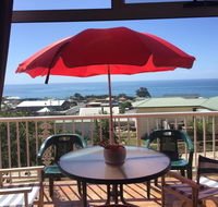 Penguin Seaside Homestay - Accommodation QLD
