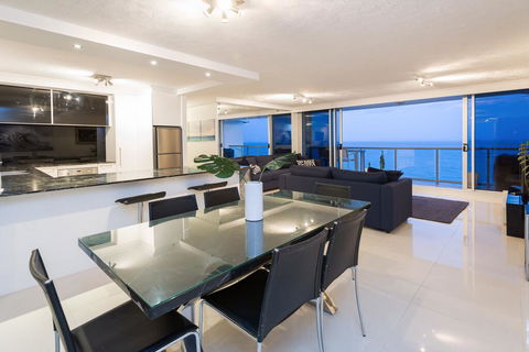 Peninsula Apartments By GCHS - Accommodation QLD 2