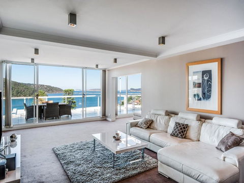 Penthouse 707 - 4 Bedroom Oceanview Penthouse - Accommodation QLD 0