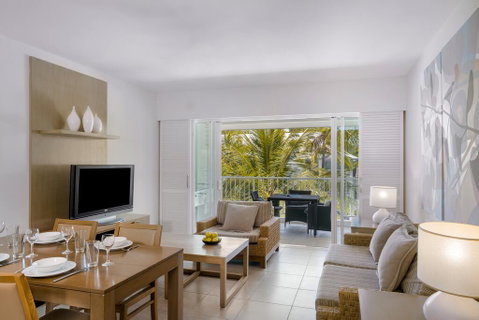 Peppers Beach Club - Accommodation QLD 2