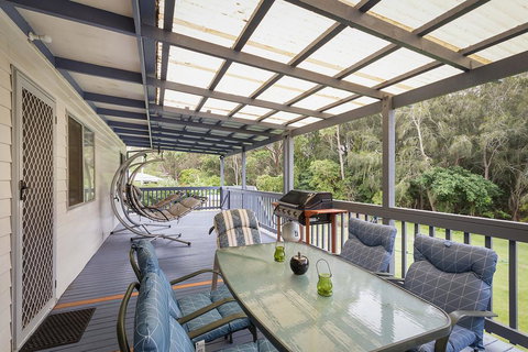 Pet-friendly Beach House @ Kianga - Accommodation QLD 0