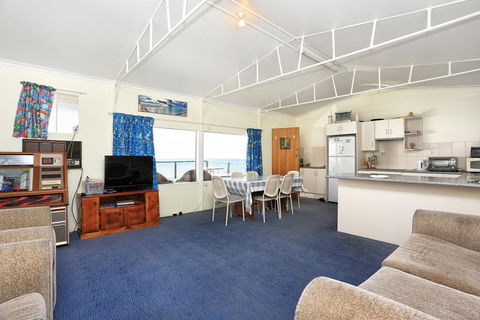 Peter's Port - Accommodation QLD 2