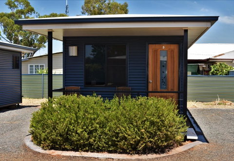 Pick A Box Motel - Accommodation QLD 0